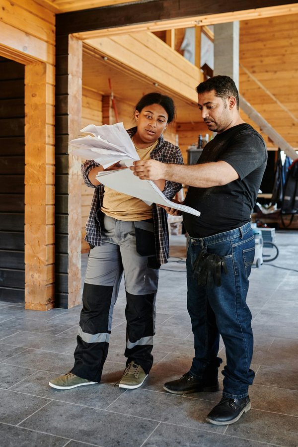 Choix constructeur chalet bois : guide pour un projet réussi